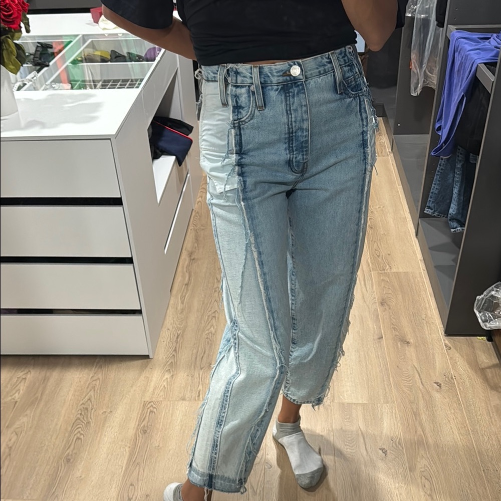 Frame Denim High Rise Blue Jeans with Subtle Distressing - Picture 10 of 10